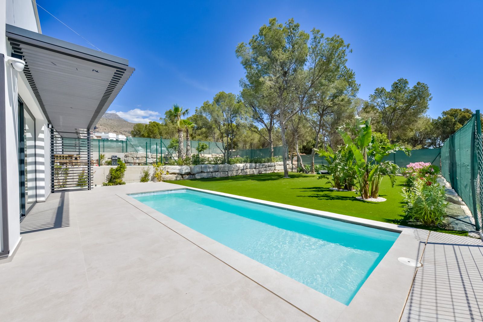 Modern Key-Ready Villas with Spacious Interiors and Landscaped Gardens