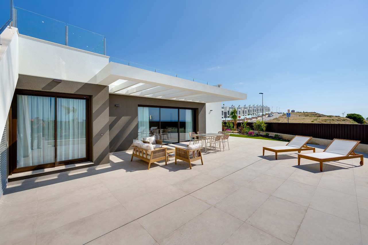 1412DA - Villas with sea views, private pools and easy living
