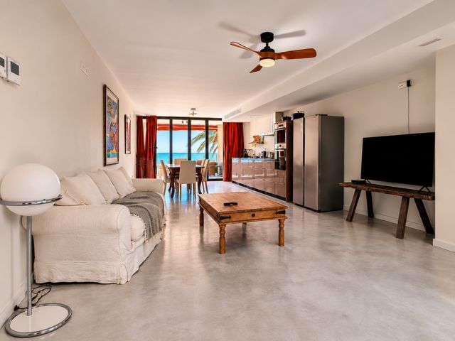 1414DA - Exclusive Frontline Residence on the Mediterranean Sea