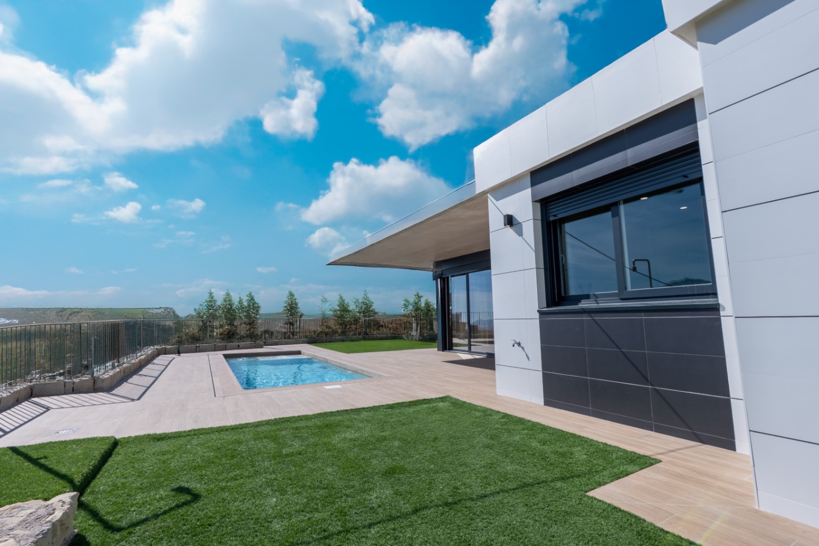 1293DA - LIVING IN EXCLUSIVITY, IN THE MIDST OF NATURE AND OVERLOOKING THE SEA