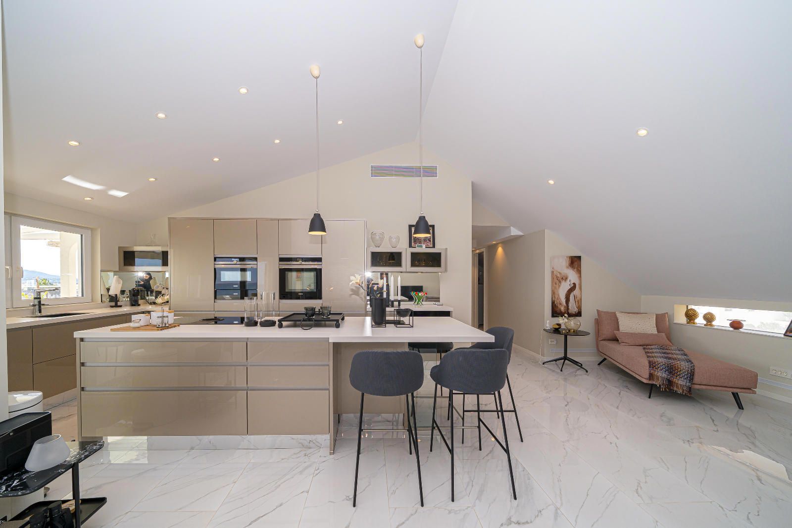 Fully Renovated Luxury Penthouse with Panoramic Sea Views in the Heart of Altea