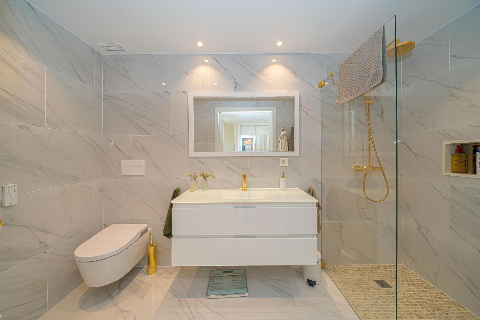 Fully Renovated Luxury Penthouse with Panoramic Sea Views in the Heart of Altea