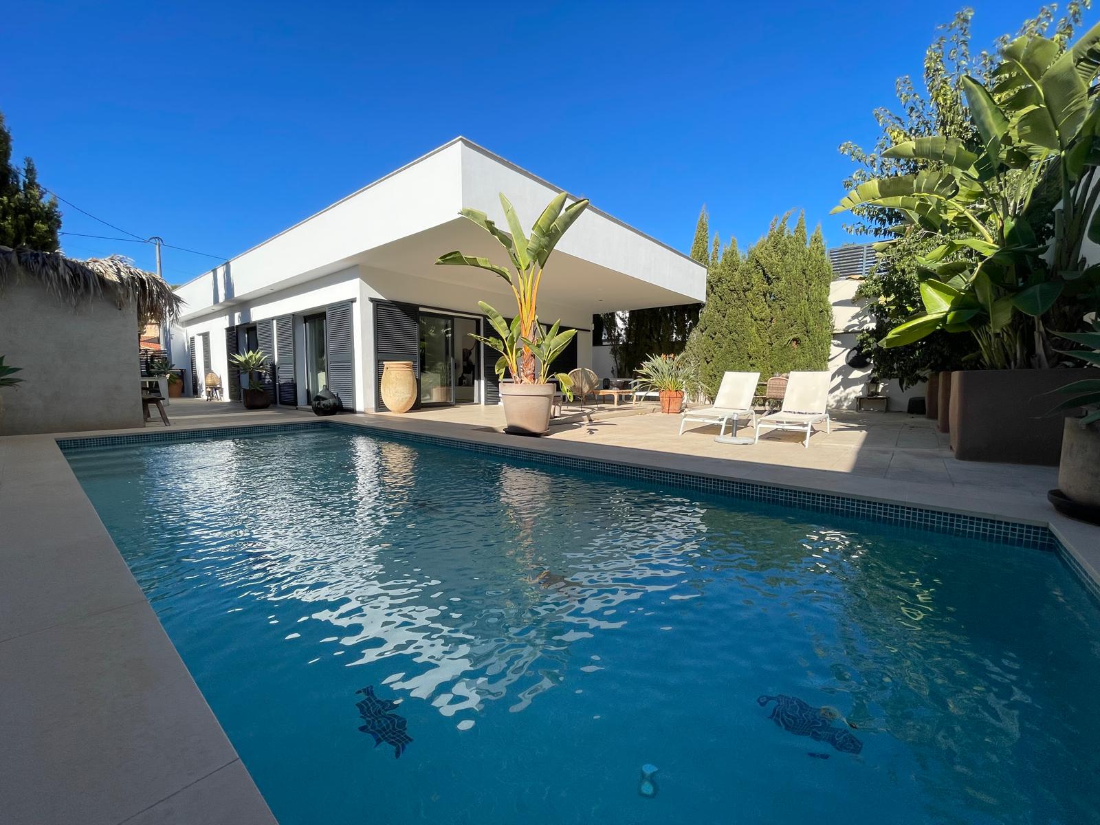 Elegant Single-Level Villa with Private Pool in a Peaceful Residential Setting