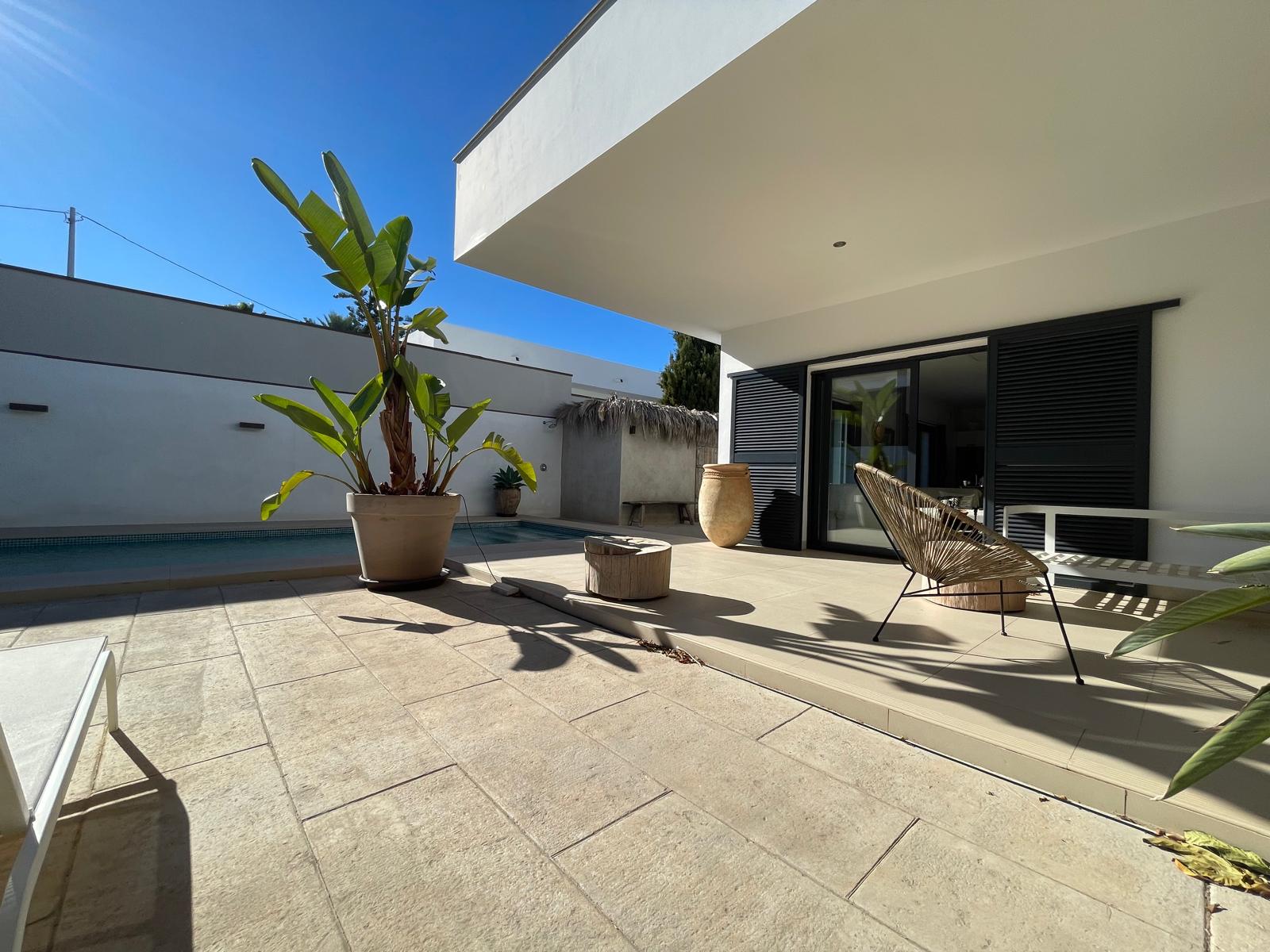 Elegant Single-Level Villa with Private Pool in a Peaceful Residential Setting