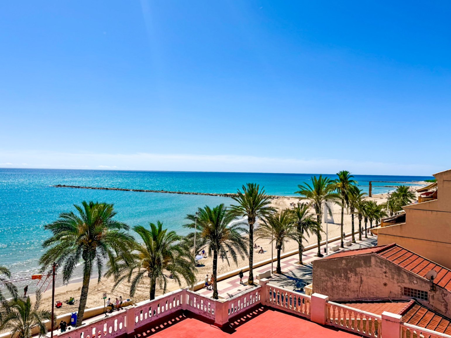 Exclusive Frontline Residence in El Campello