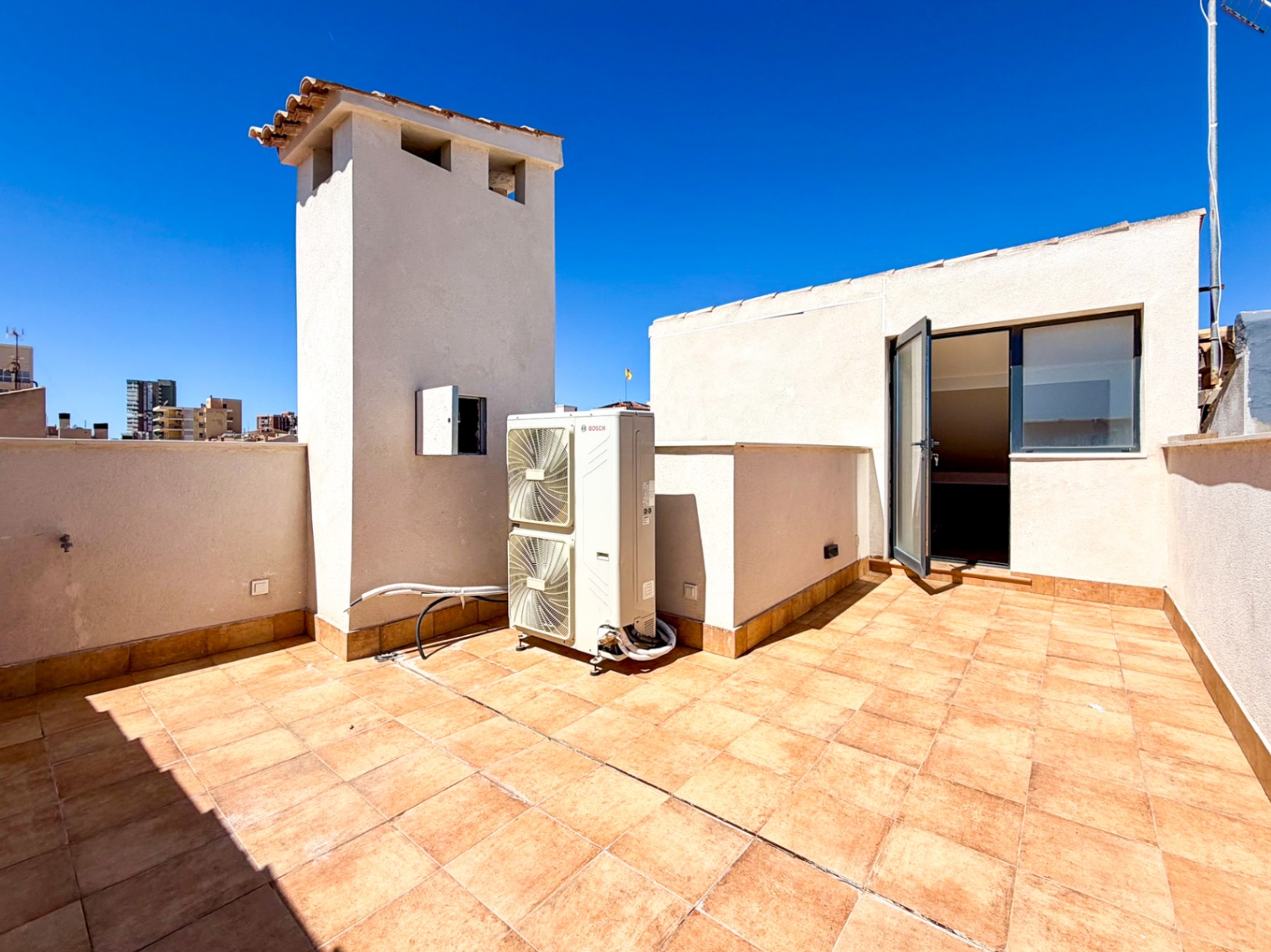 Exclusive Frontline Residence in El Campello