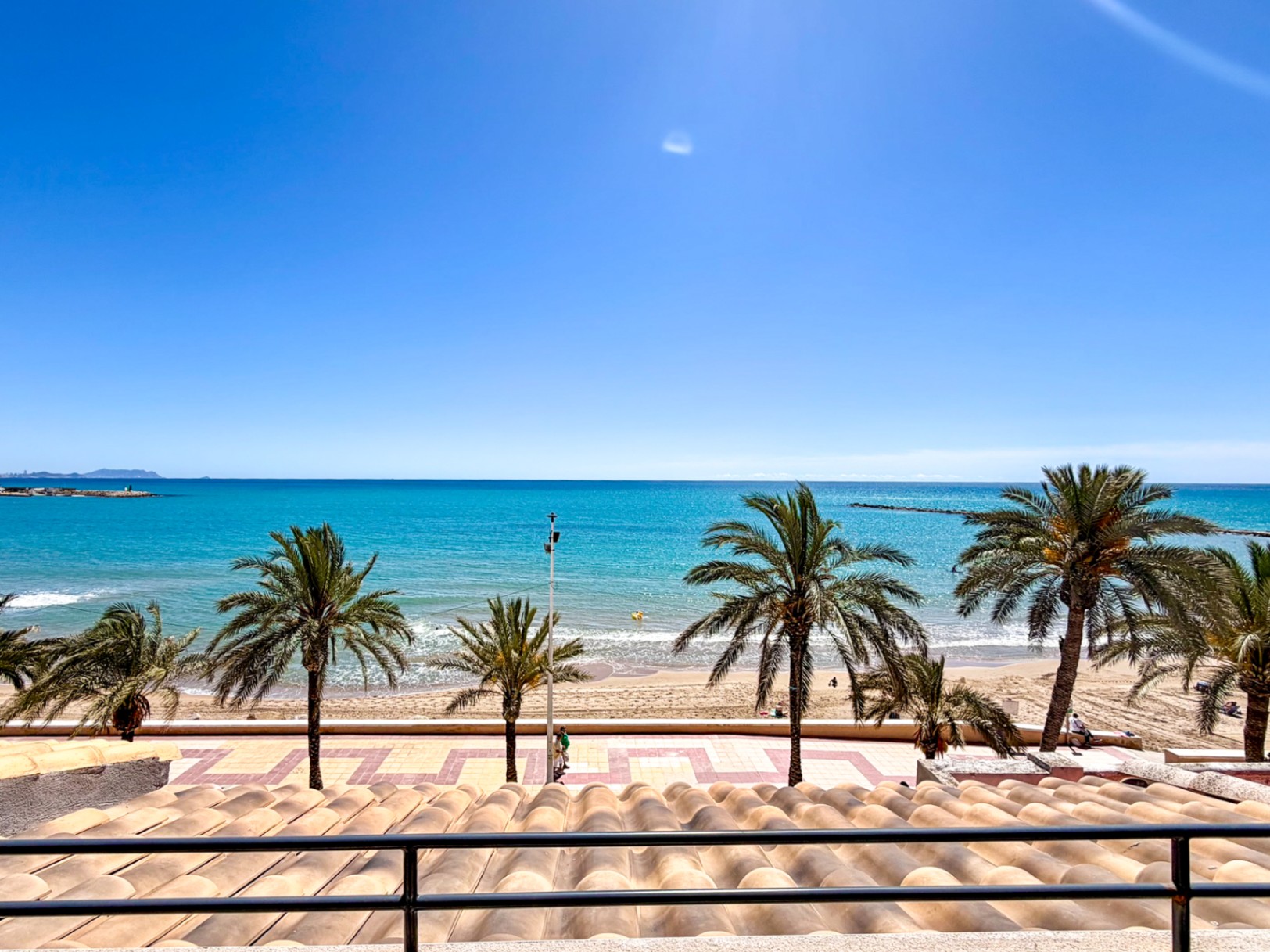 Exclusive Frontline Residence in El Campello