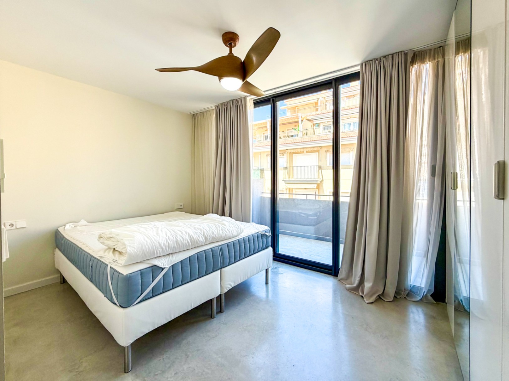 Exclusive Frontline Residence in El Campello