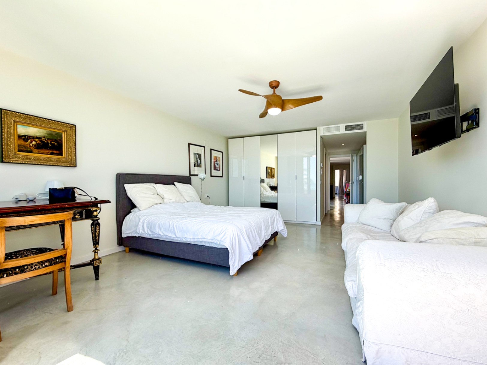 Exclusive Frontline Residence in El Campello