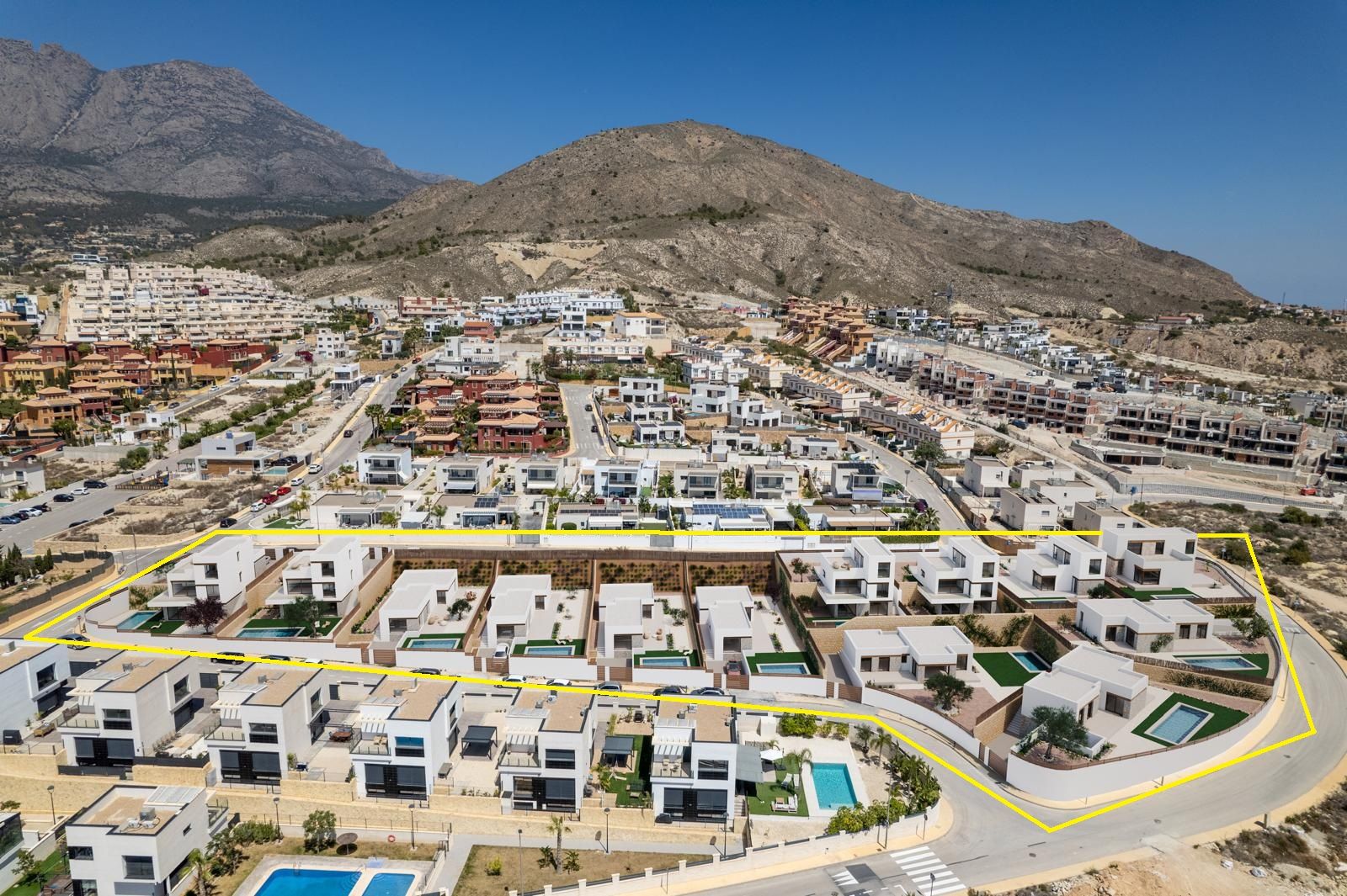 New 3-Bedroom Villas with Sea and Mountain Views in an Elevated Finestrat Setting