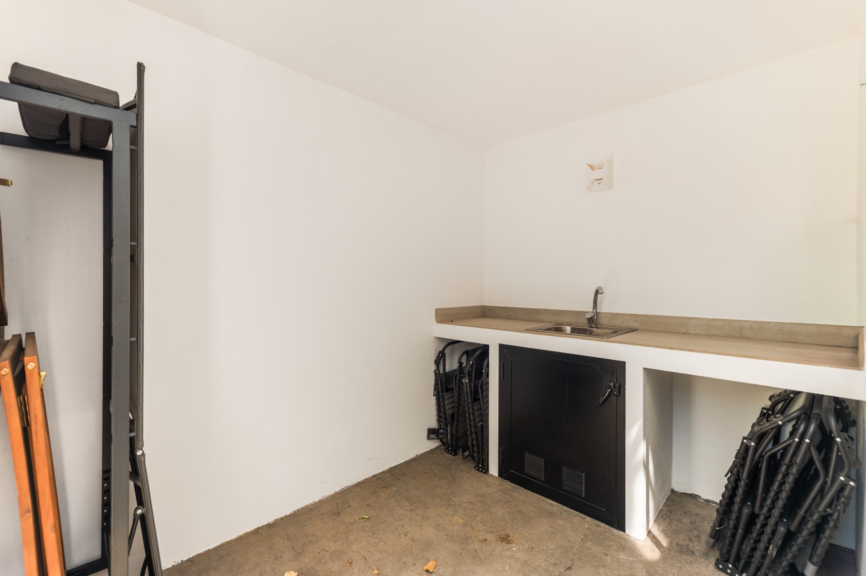1422DR - Villa avec vue sur la mer, cinq chambres et un emplacement calme à Polop.