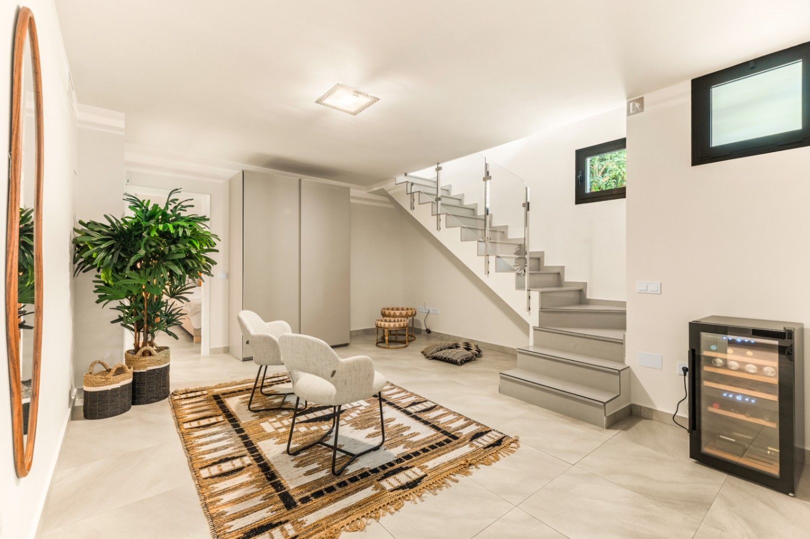 1422DR - Villa avec vue sur la mer, cinq chambres et un emplacement calme à Polop.