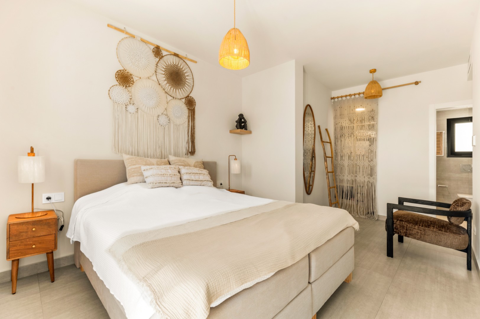 1422DR - Villa avec vue sur la mer, cinq chambres et un emplacement calme à Polop.