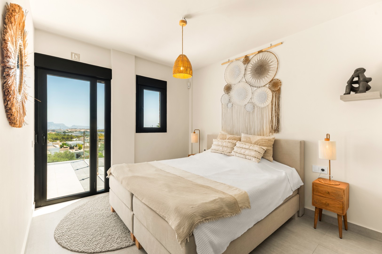 1422DR - Villa avec vue sur la mer, cinq chambres et un emplacement calme à Polop.