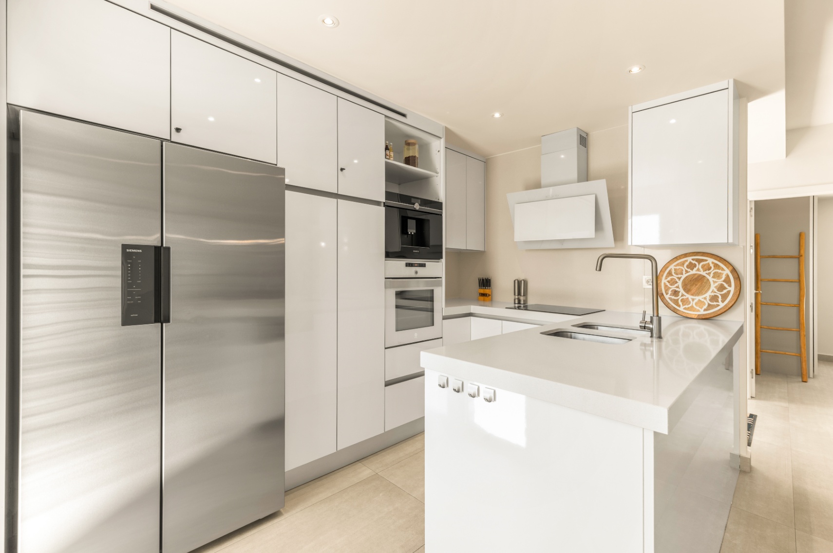 1422DR - Villa avec vue sur la mer, cinq chambres et un emplacement calme à Polop.