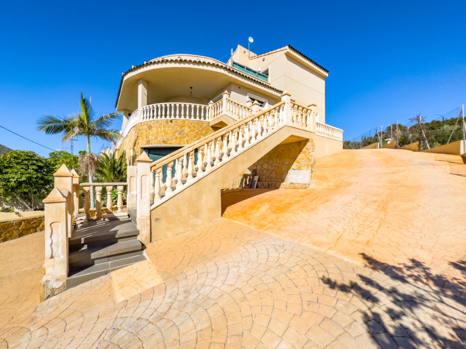 1386DA - Mediterrane Villa mit Meerblick, in Strandnähe, in Cala D'or, Campello