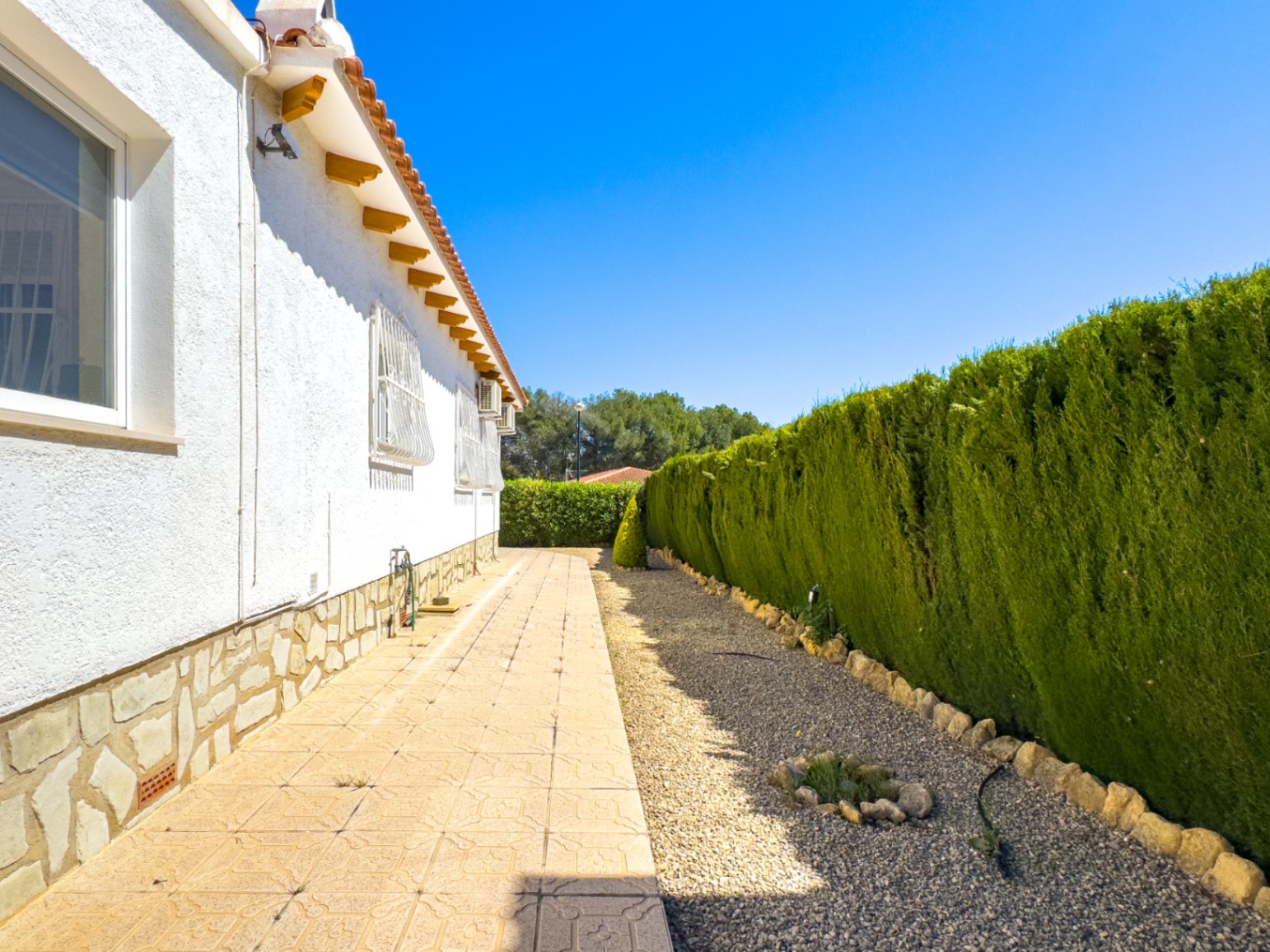 1389DA - Villa de plain-pied avec piscine privée sur un terrain de 750 m² à La Nucía