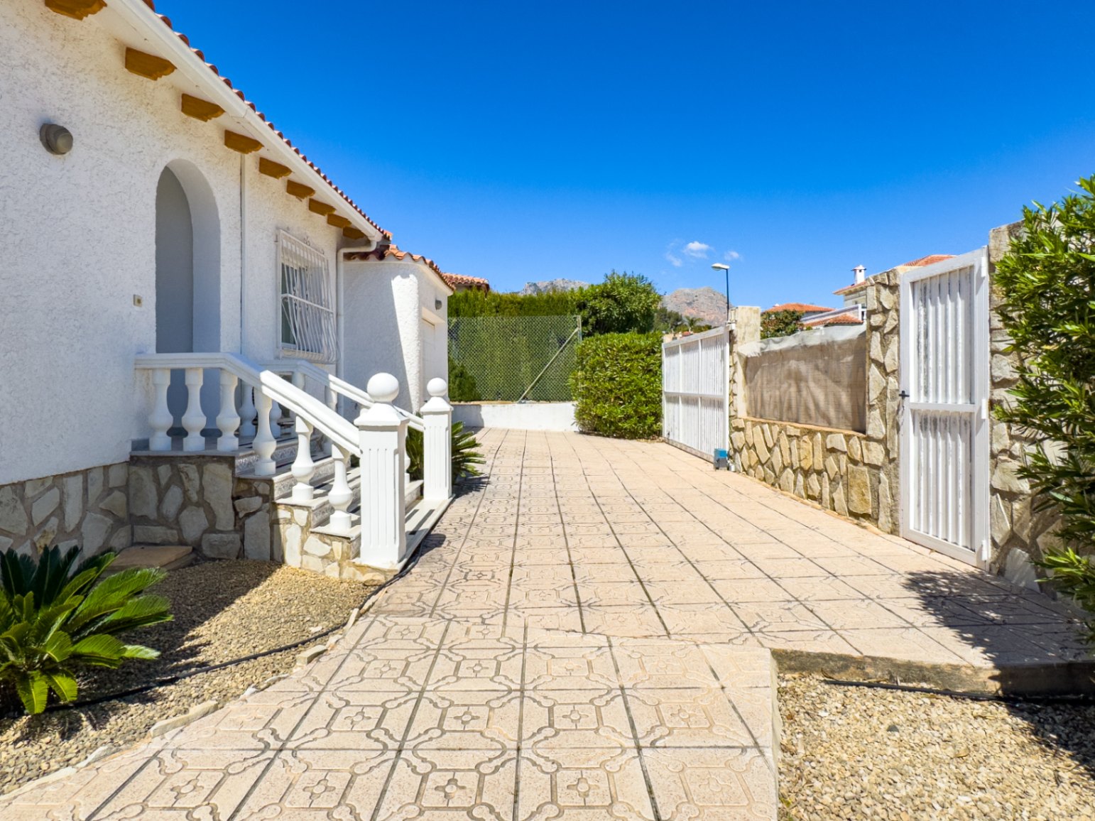 1389DA - Villa de plain-pied avec piscine privée sur un terrain de 750 m² à La Nucía