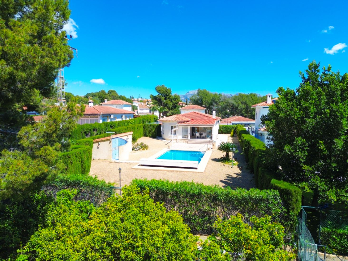 1389DA - Villa de plain-pied avec piscine privée sur un terrain de 750 m² à La Nucía