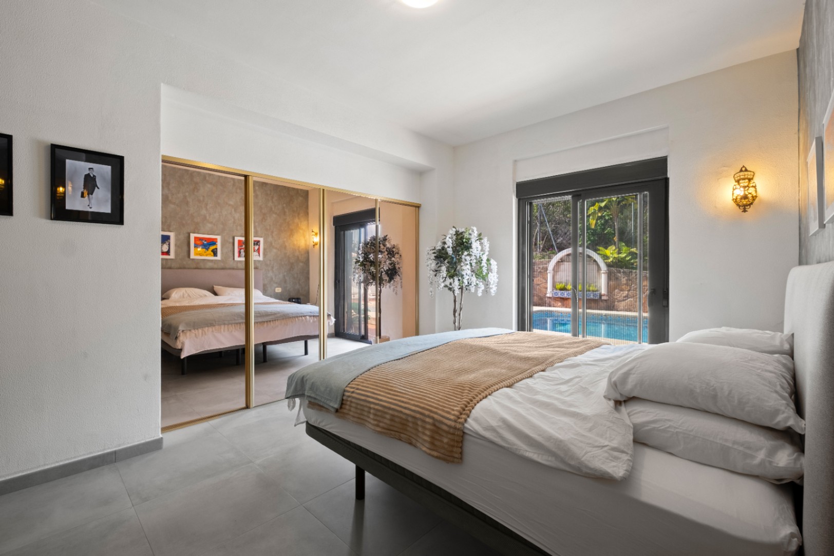 1439NS - Villa de una planta con apartamento de invitados y piscina privada en una zona tranquila de Albir, a poca distancia del centro del pueblo.
