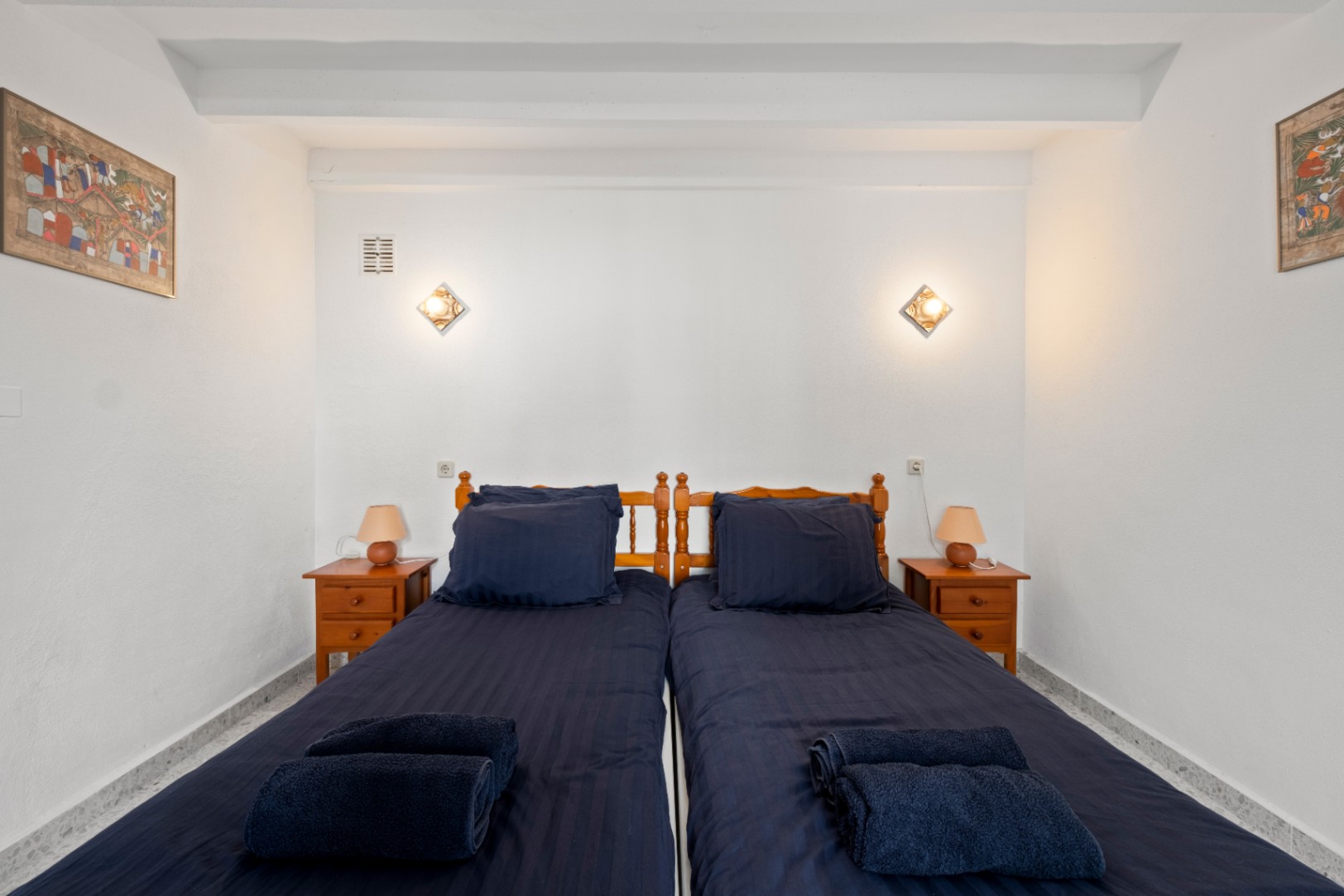 1439NS - Villa de una planta con apartamento de invitados y piscina privada en una zona tranquila de Albir, a poca distancia del centro del pueblo.