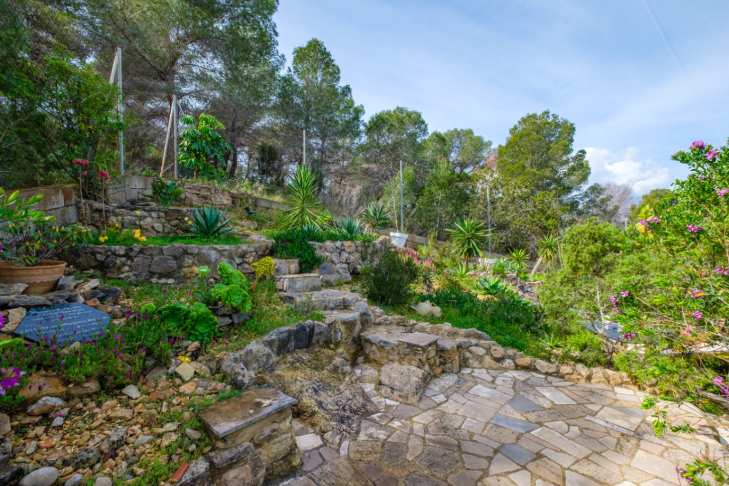 1439NS - Villa de una planta con apartamento de invitados y piscina privada en una zona tranquila de Albir, a poca distancia del centro del pueblo.